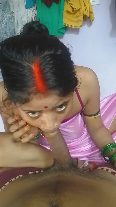Indian bhabhi She sucked her husband’s dick and fucked her pussy