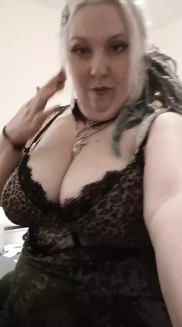 KinkyCurvyQueen video