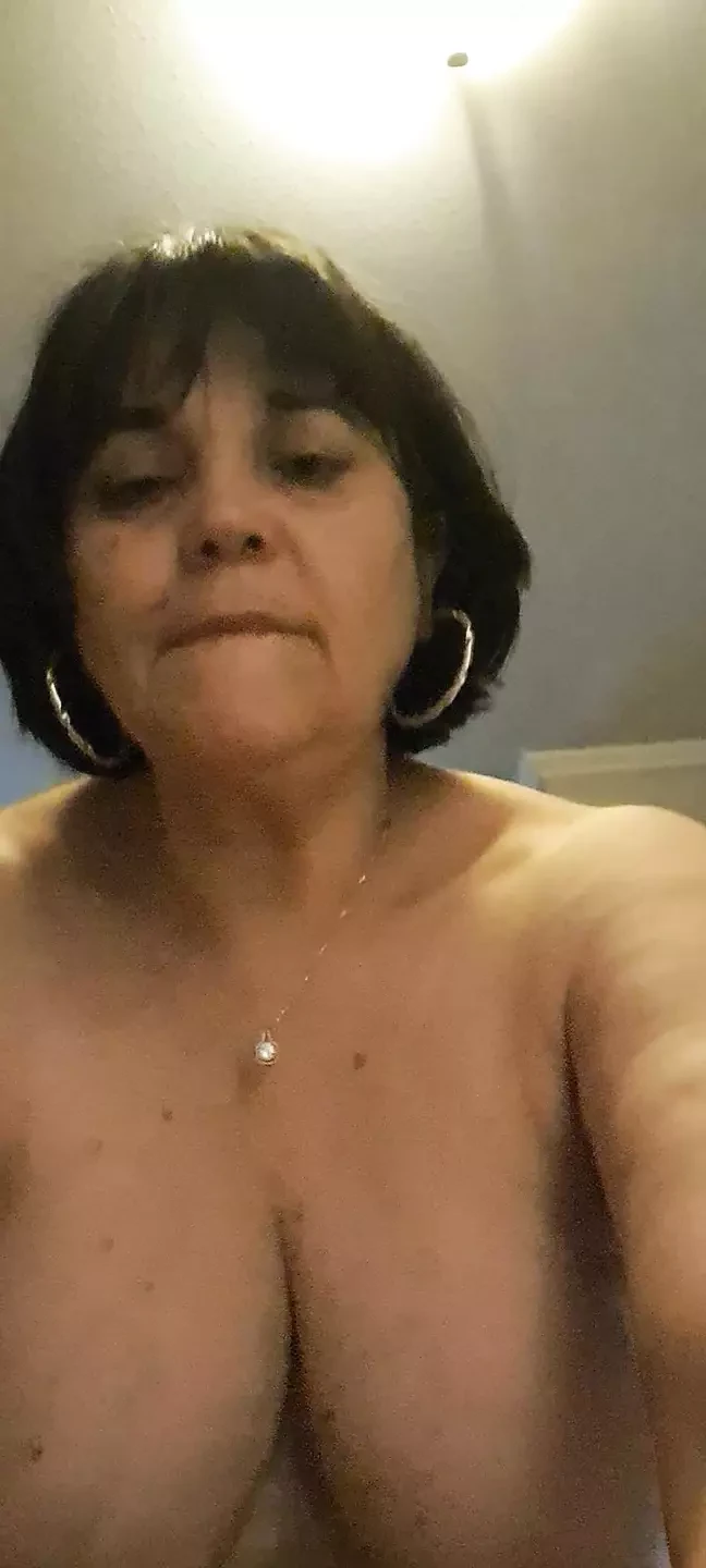 Stepmom riding and talking dirty to stepson in her bed